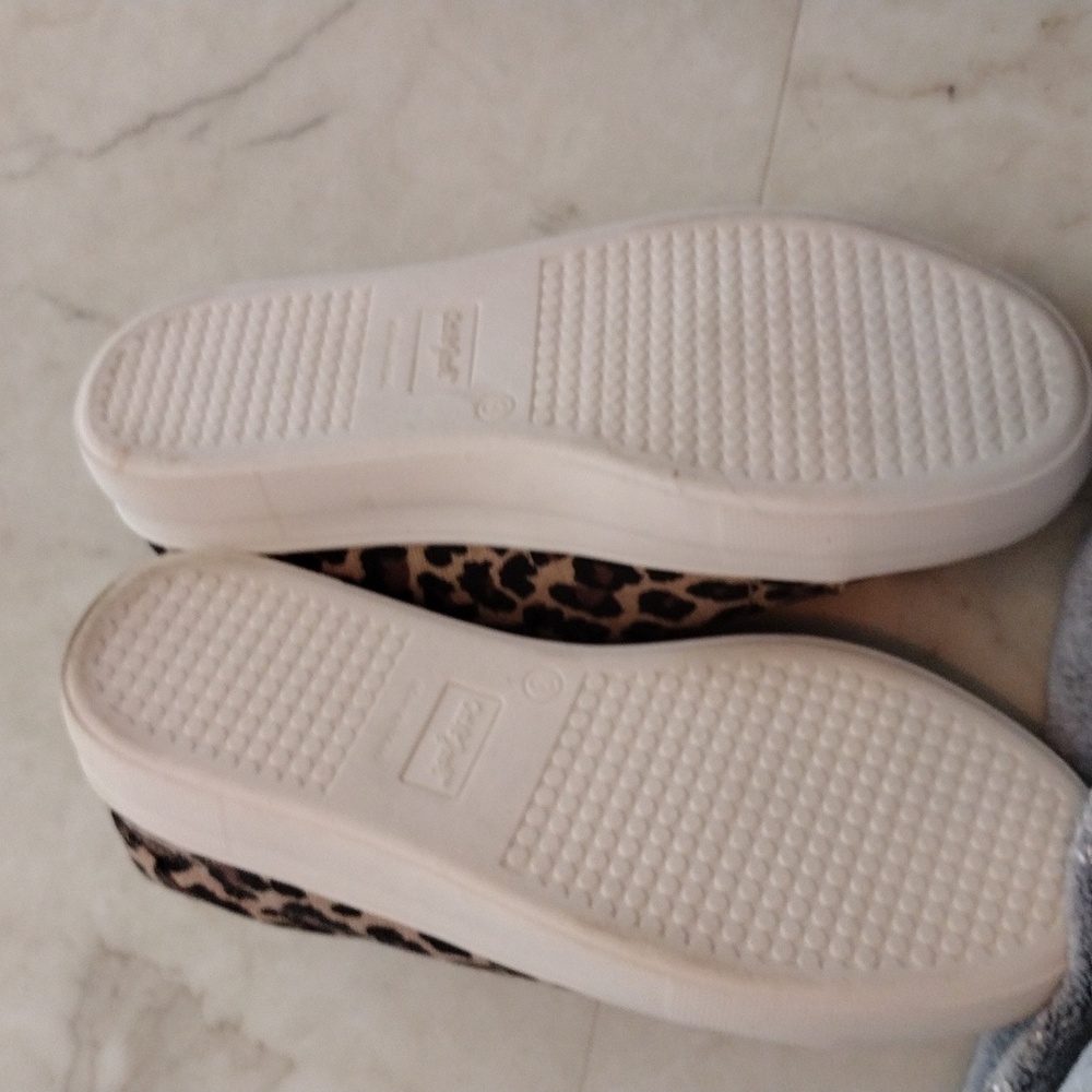 Cat & Jack animal print sneakers. - Picture 5 of 5